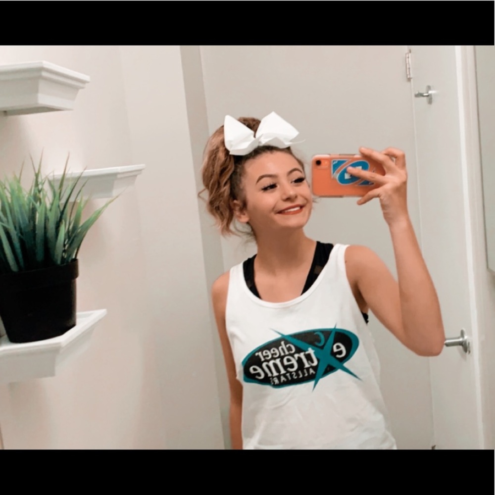 Meet your Posher, Mia